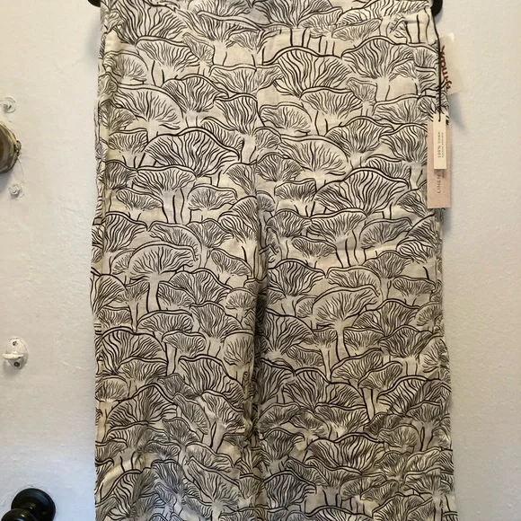 Black and White Patterned Pants - Picture 1 of 5